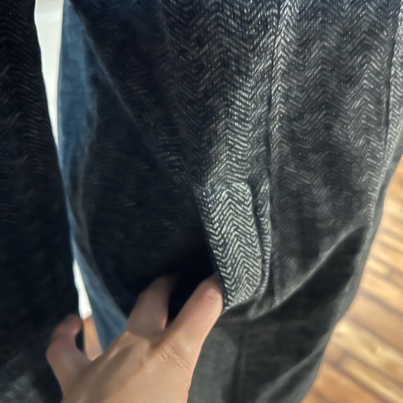 VGT D. Terrell Black Grey Chevron Print Mid Length Button Coat Size 12 Cotton - Picture 3 of 7